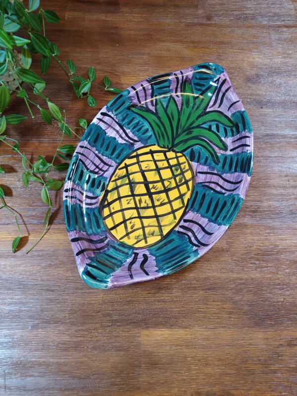 Plat de présentation ovale en céramique dessin ananas.