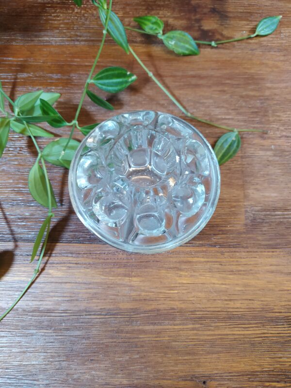 Pique fleurs en verre transparent vintage.