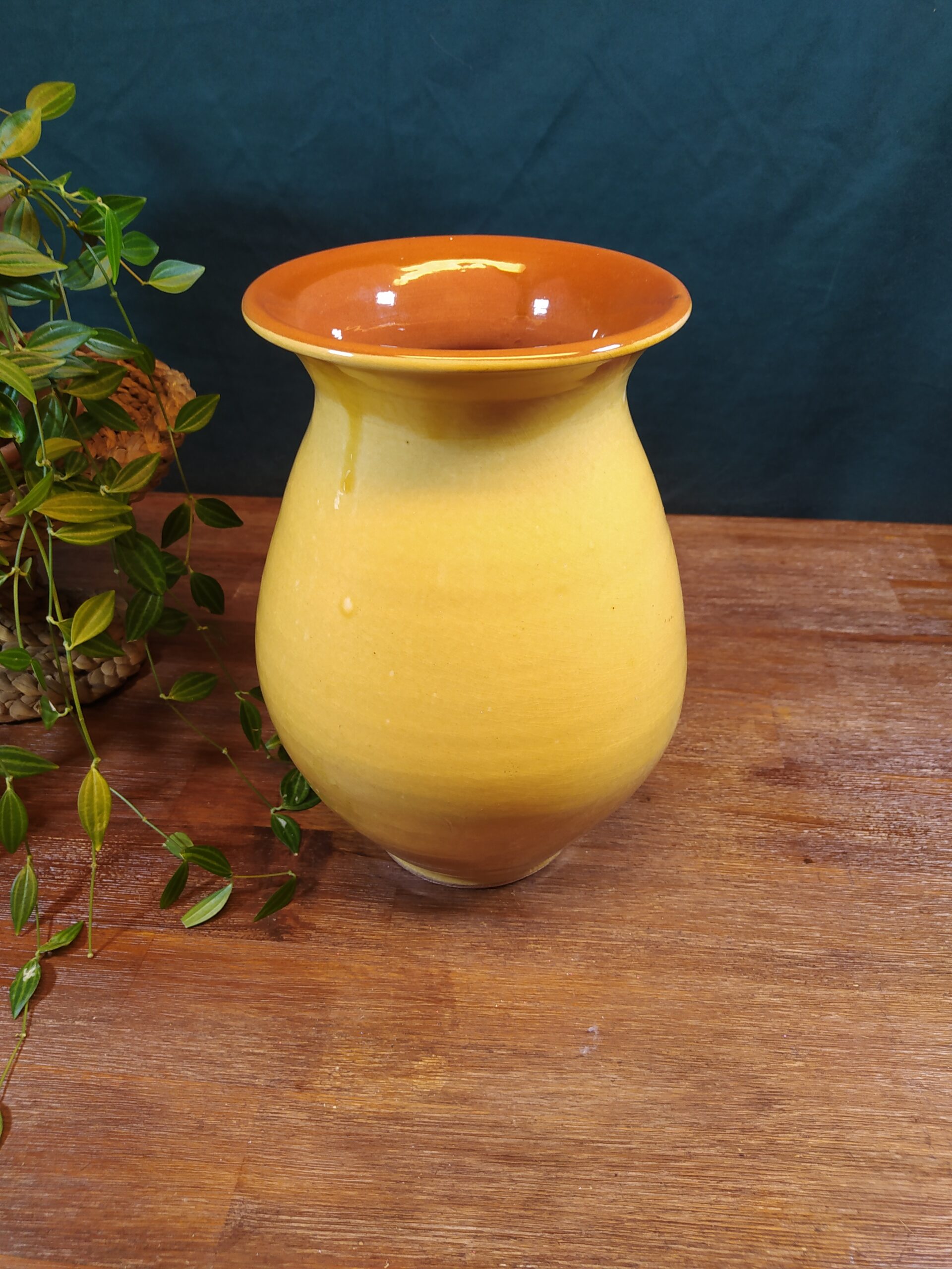Vase potiche jarre en grès émaillé jaune moutarde vintage