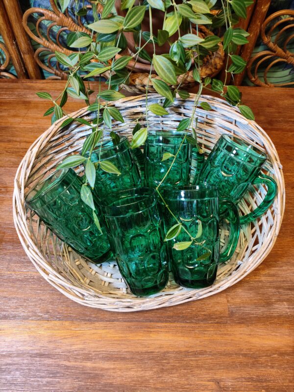 Chopes en verre vert avec anse vintage brocadabra