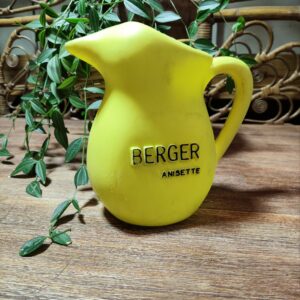 Pichet en Plastique Jaune “Berger Anisette”