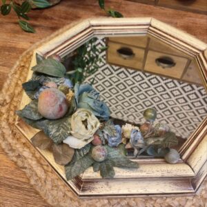 Miroir Octogonal et Fleurs en Tissu